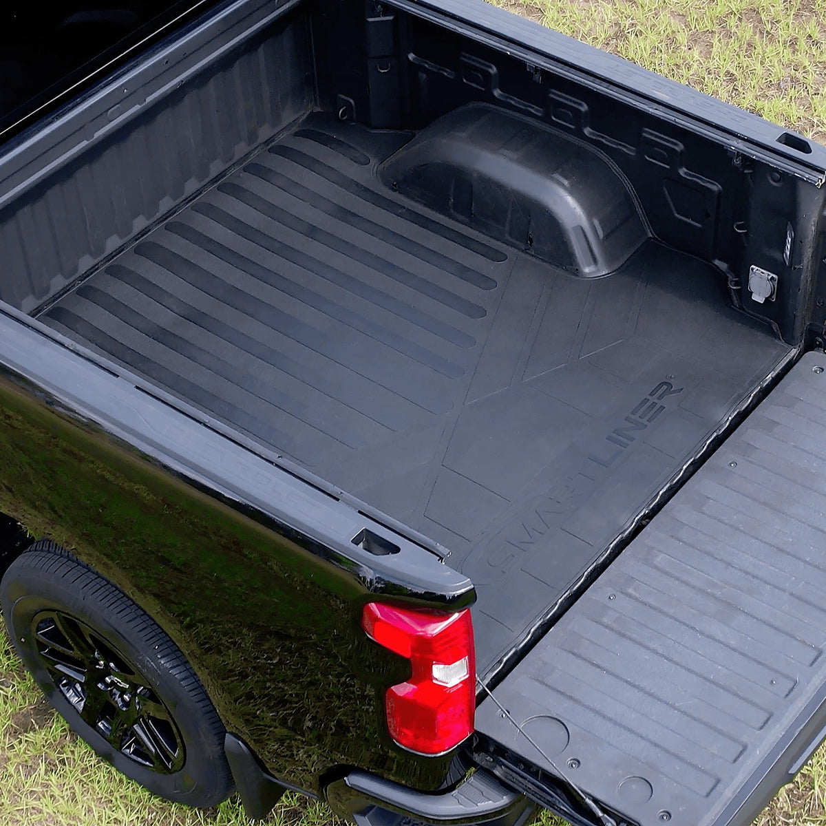2019-2026 Chevrolet Silverado 1500 Rubber Truck Bed Mats|Fits short bed|SMARTLINER