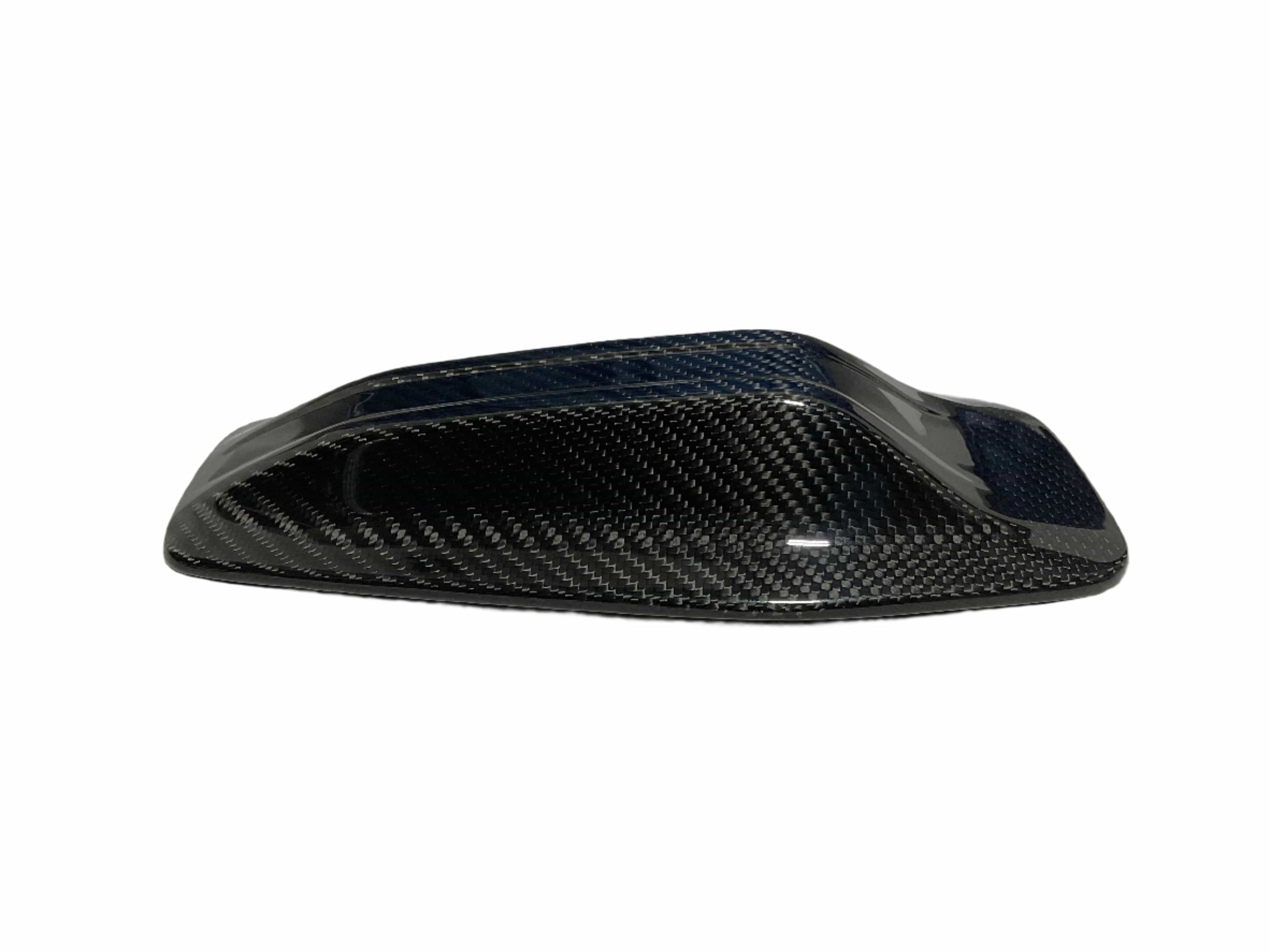 Kies Carbon BMW 5 Series G60/G90 Dry Carbon Fiber Antenna Cover