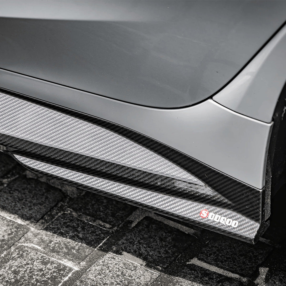 G8X SQ Style Carbon Fiber Side Skirts