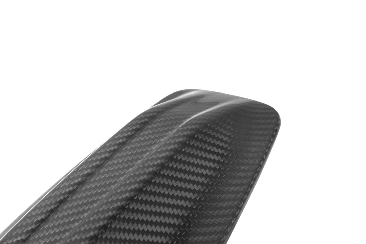 5 Series G60 Dry Carbon Fiber Antenna Trim