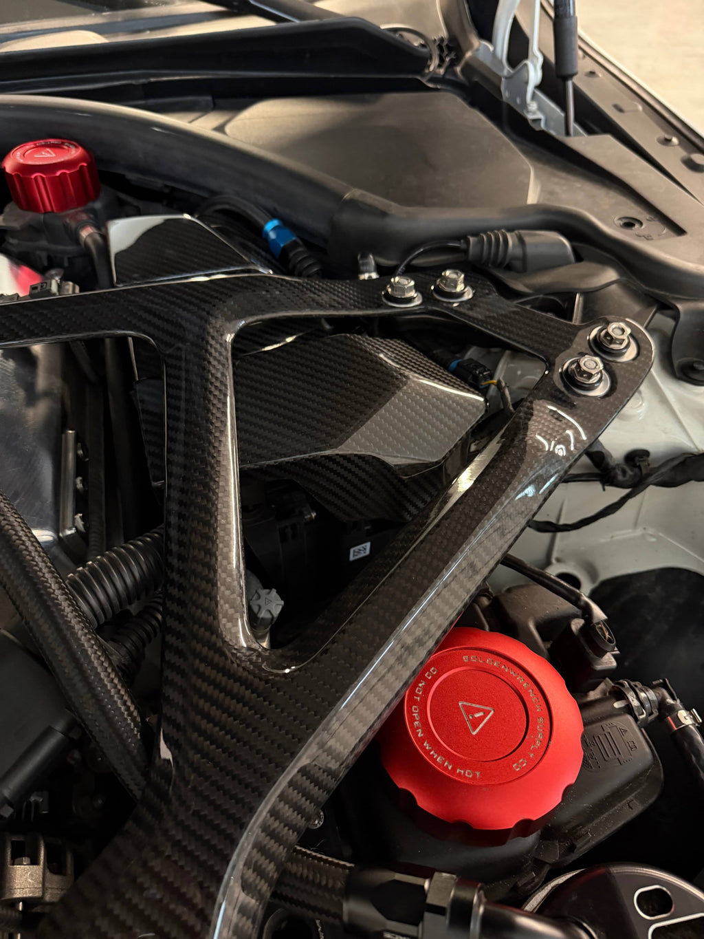 G8X CSL Style Carbon Strut Brace