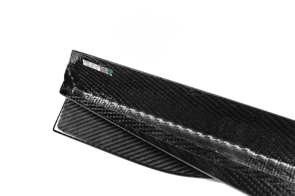 i4 SQ Style Dry Carbon Side Skirt
