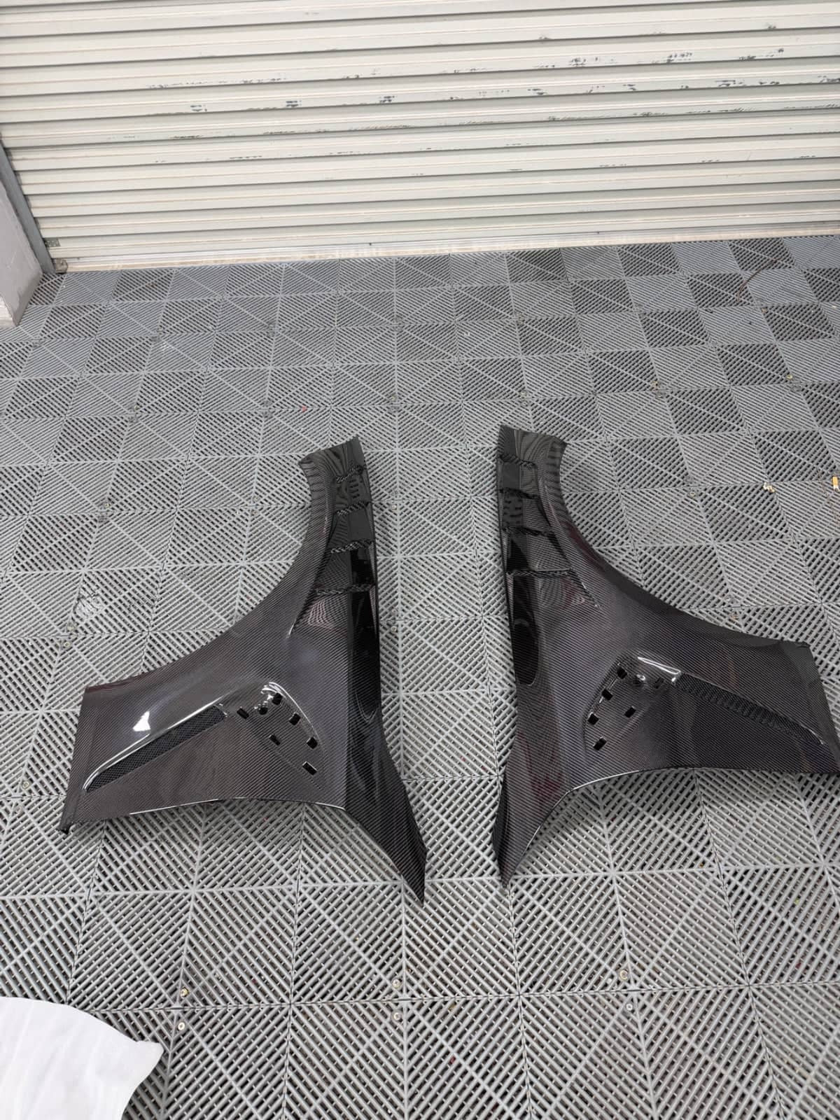 G80 Dry Carbon Fiber V1 Fenders