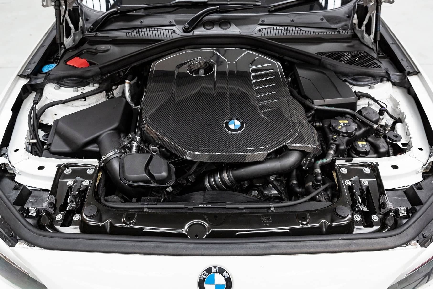 Eventuri BMW B58 Black Carbon Engine Cover