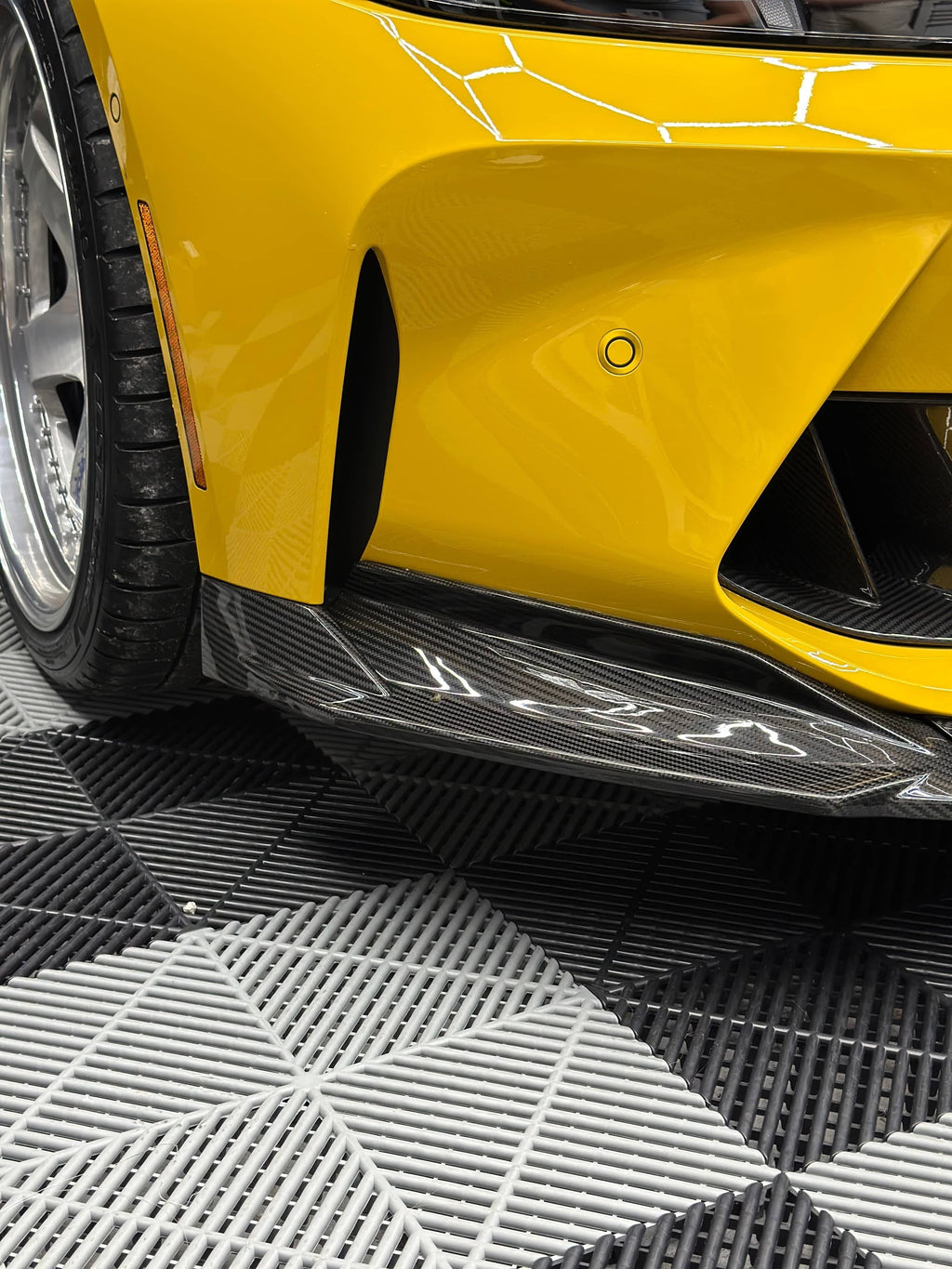 G8X Dry Carbon Fiber V4 Lip