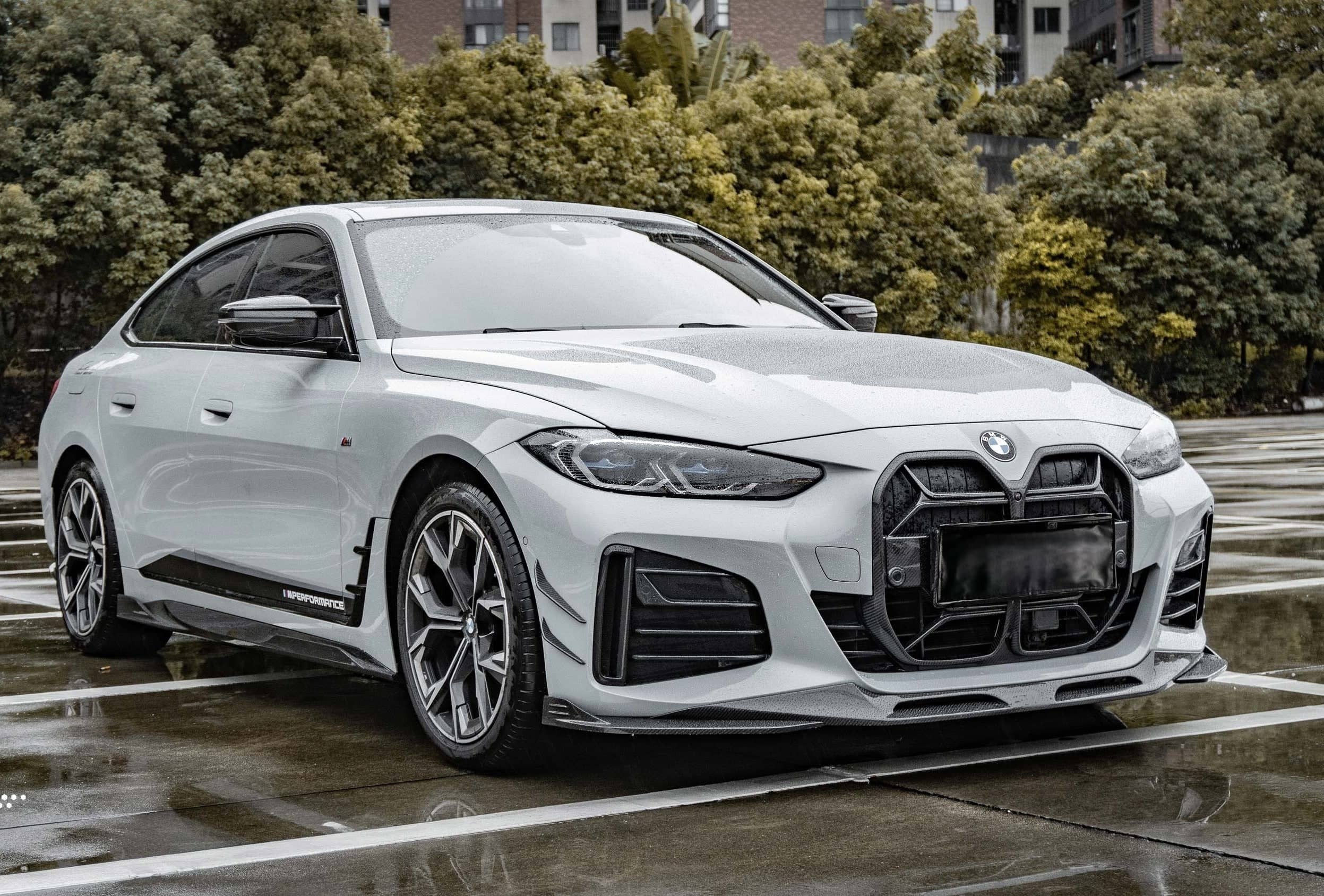G26 SQ Style Dry Carbon Side Skirts