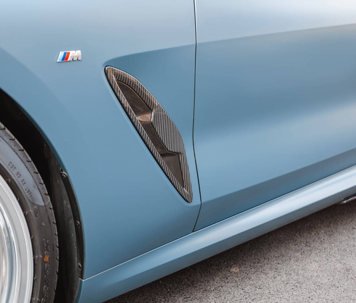 20+ 8 Series G14/G15/G16 OEM Style Dry Carbon Side Fender Trim