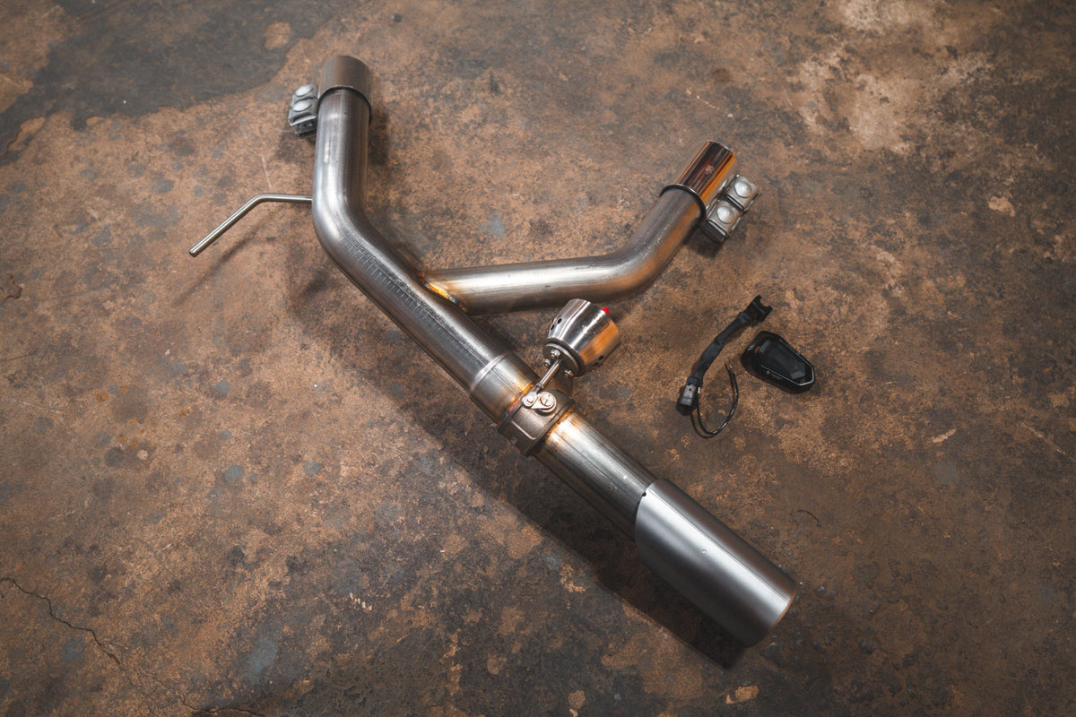 BMW E9x 335i Axleback
