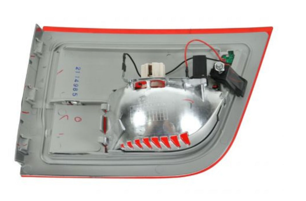 BMW E70 X5 Tail Light Hatch Mounted By Eagle 63217295339 or 63217295340 (2007-2010)