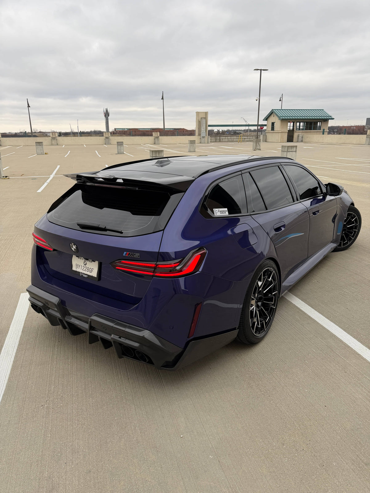G99 M5 SQ Style Dry Carbon Fiber Roof Spoiler