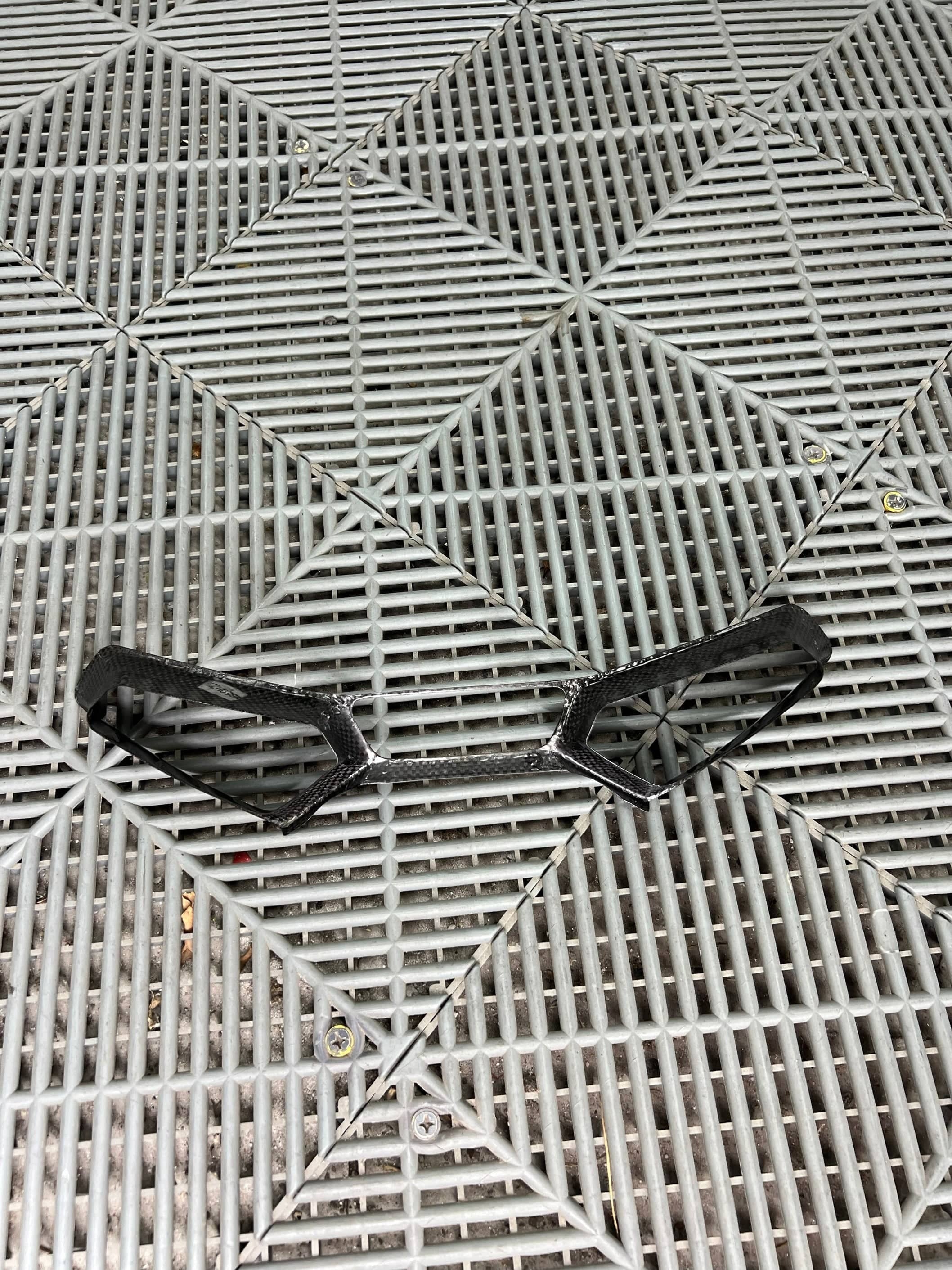 G8X Dry Carbon Fiber Bucket Seat Center Trim