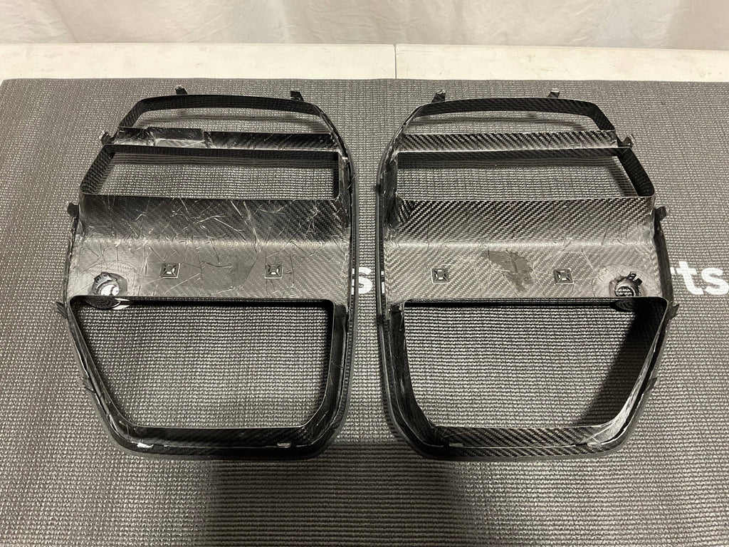 OPEN BOX - BMW G8X Dry Carbon Fiber V-Style Front Grill Replacement (w/ ACC)