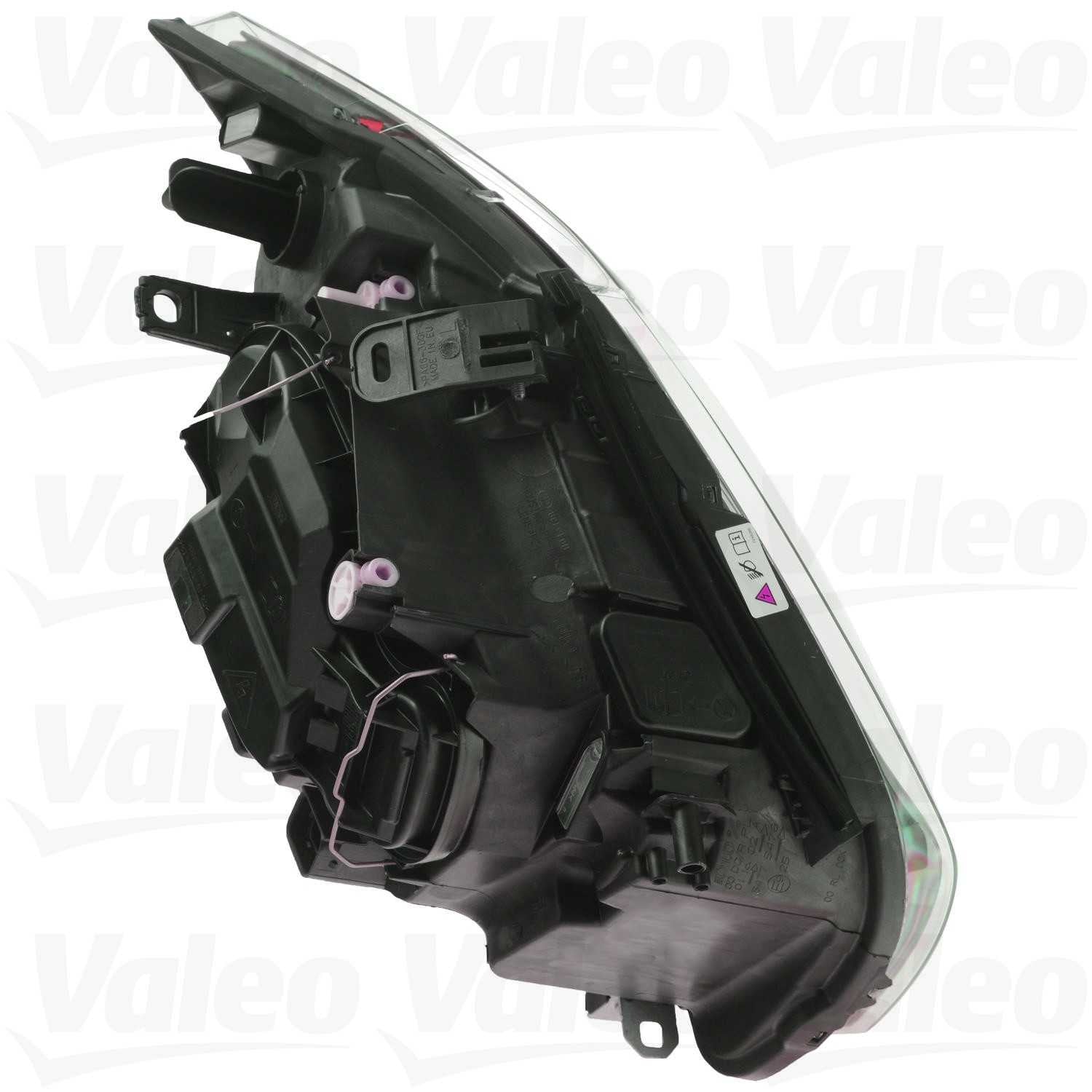 BMW 1-Series Bi Xenon Adaptive Headlight OEM 63127164931 or 63127164932