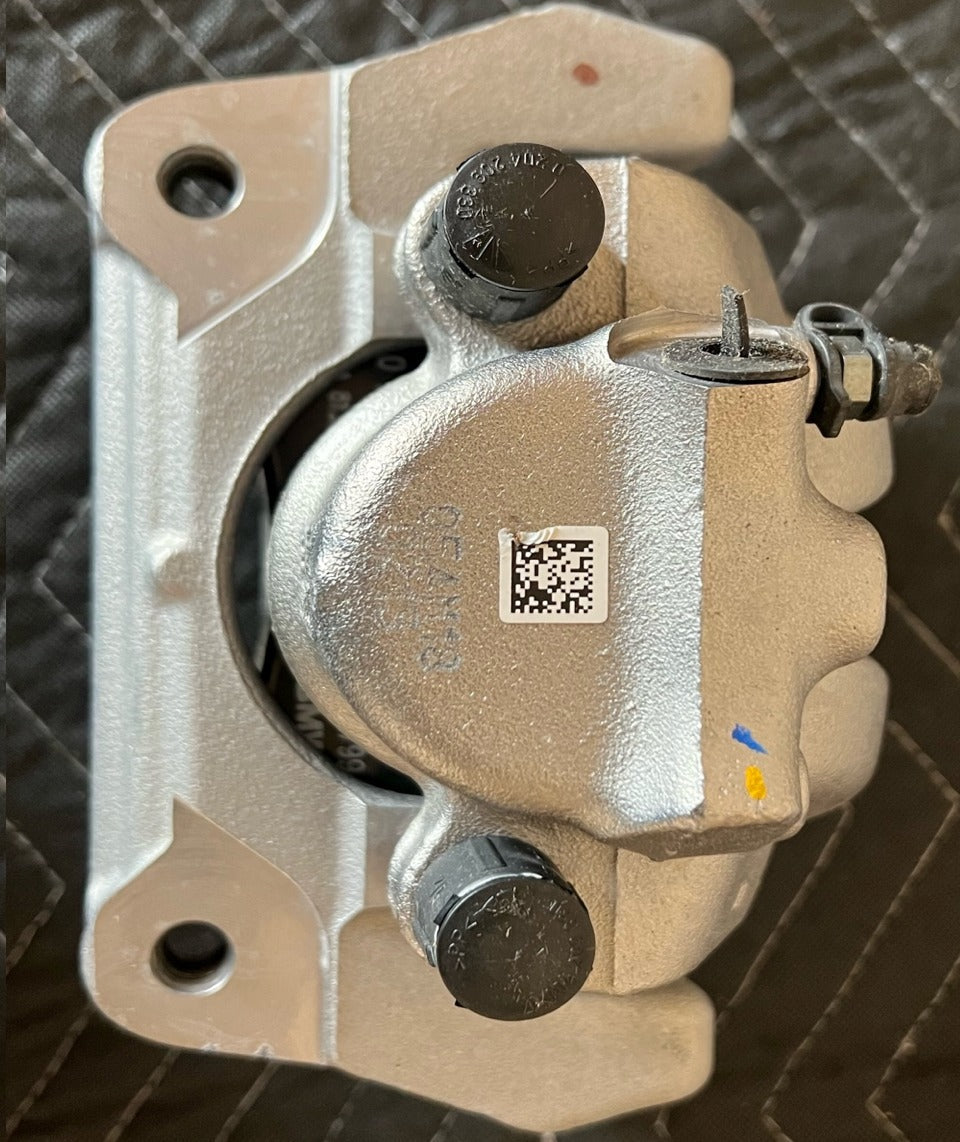 BMW F25 X3/X4 New Front Brake Caliper W/Pads OEM 34106790921 or 34106790922