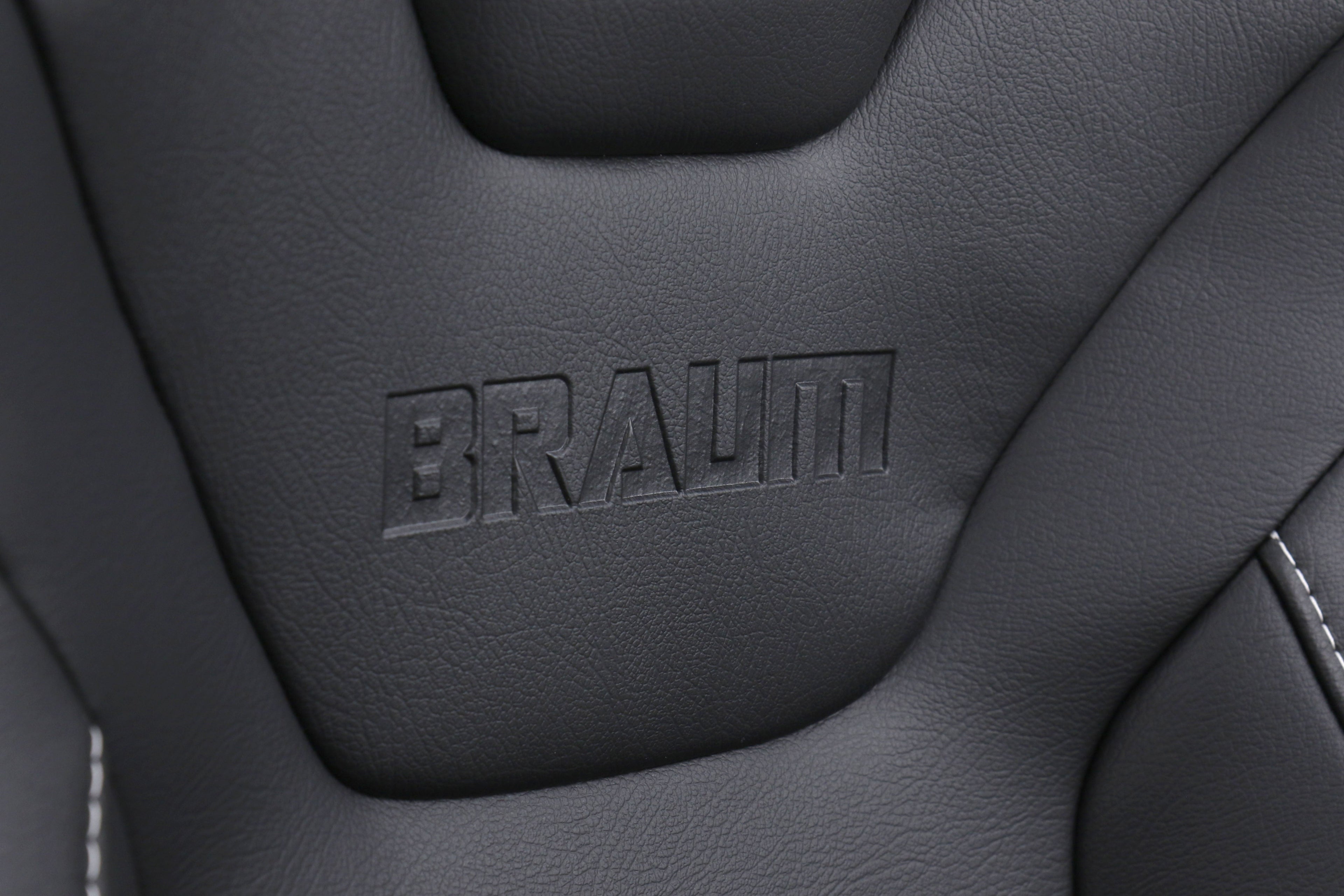 Braum Elite-X Series Racing Seats Diamond Edition White Piping Pair - Universal