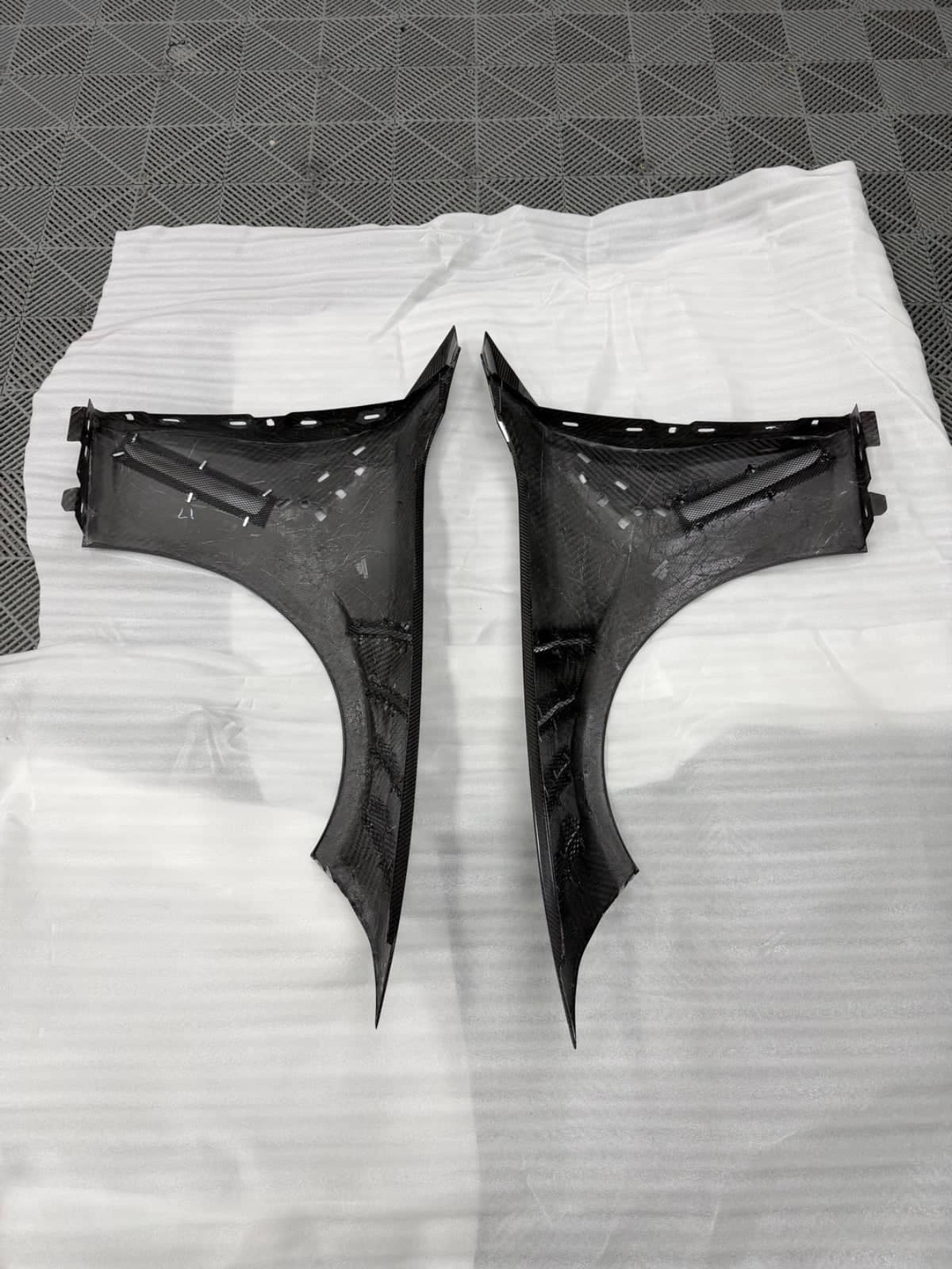 G80 Dry Carbon Fiber V1 Fenders