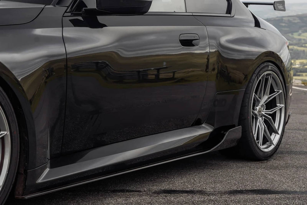TREVORA G87 M2 Carbon Side Skirt Set