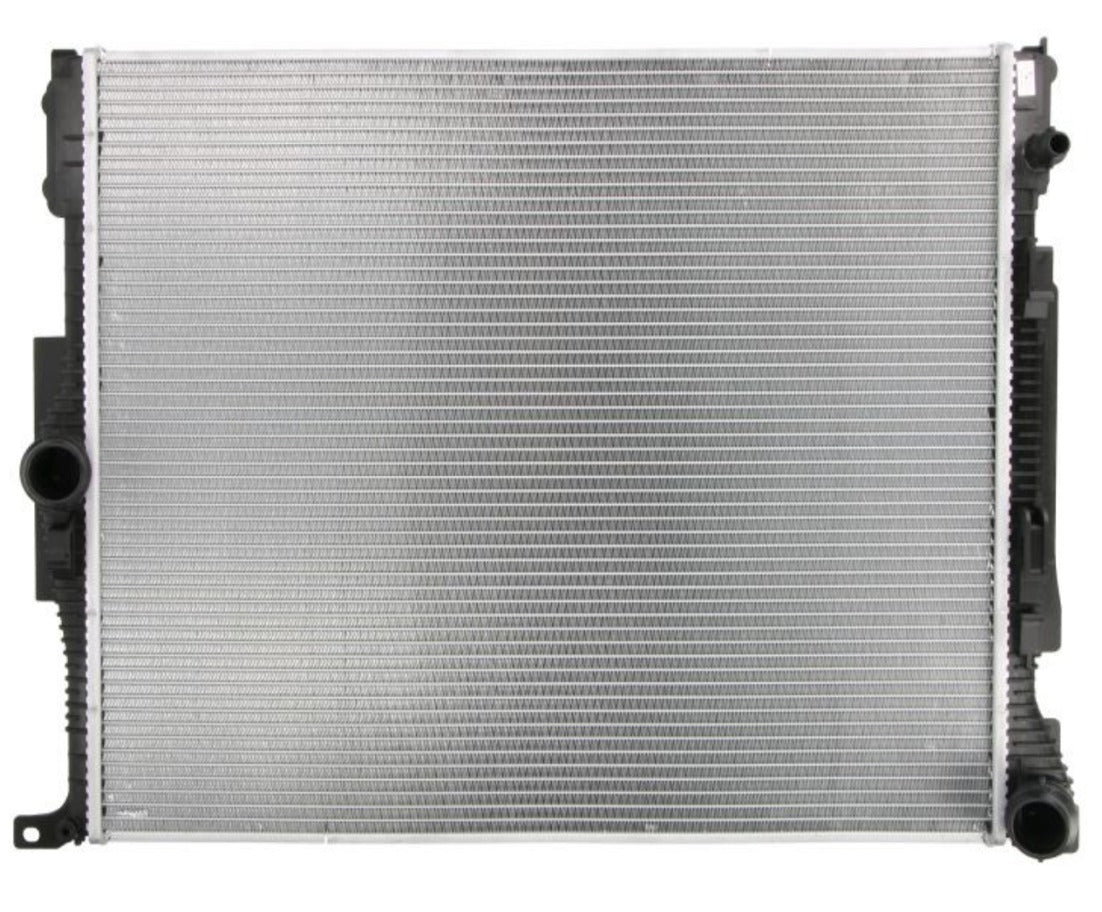 BMW F30 330i & 340i Engine Cooling Radiator Assembly OEM 17118482623 (Center Location)