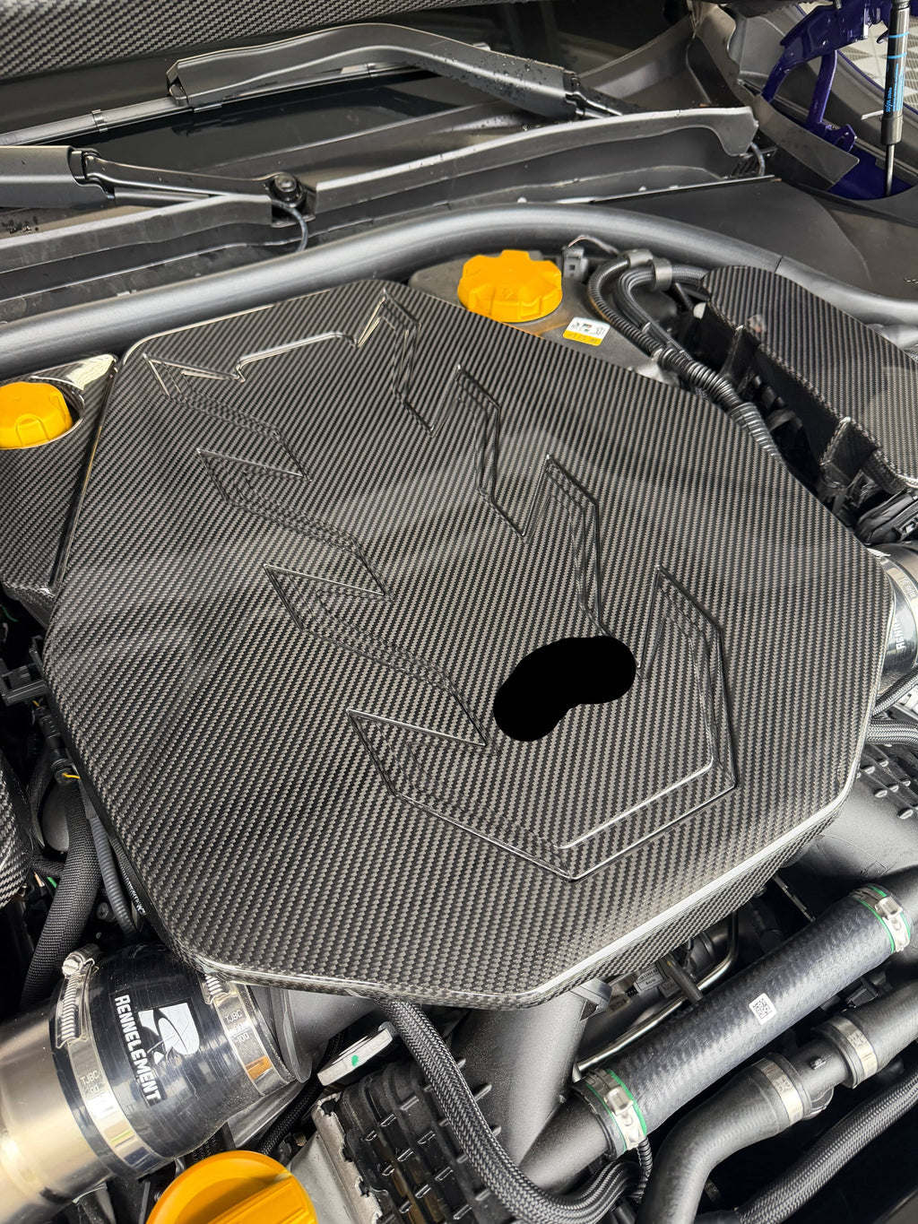 G90/G99 M5 OEM Style Dry Carbon Fiber Engine Cover