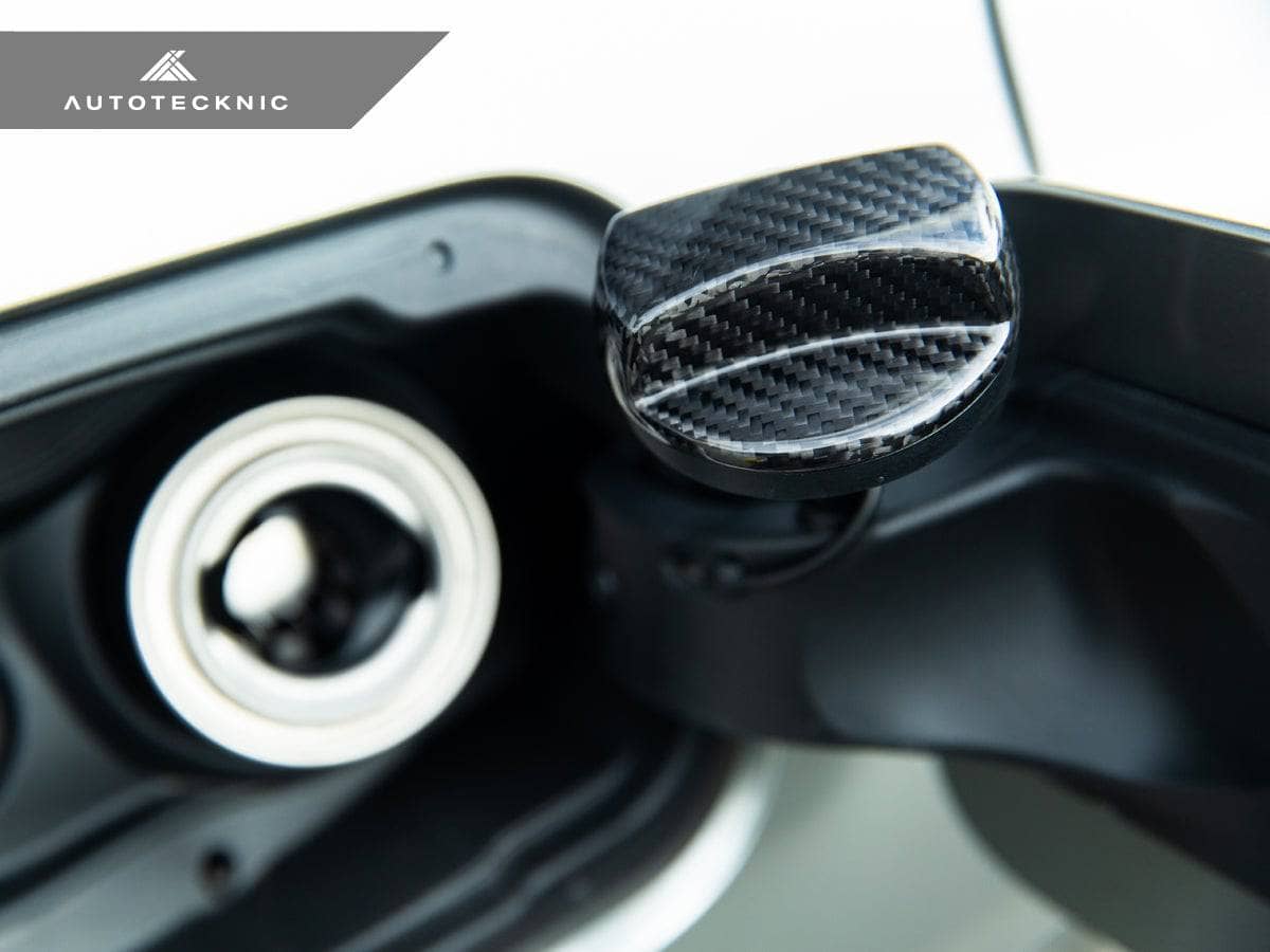 AutoTecknic Dry Carbon Competition Fuel Cap Cover - BMW E60 M5 | 5-Series