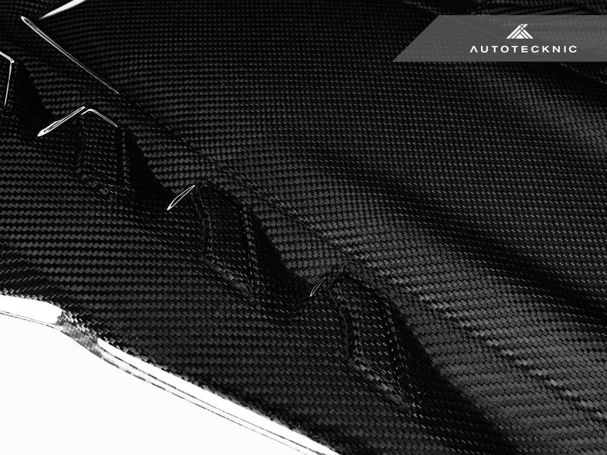 AutoTecknic Dry Carbon Engine Cover - BMW F95 X5M | F96 X6M