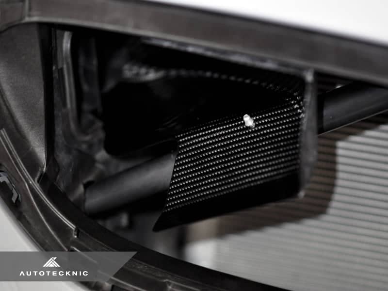 AutoTecknic Dry Carbon Fiber Intake Air Scoop Set - BMW F91/ F92/ F93 M8