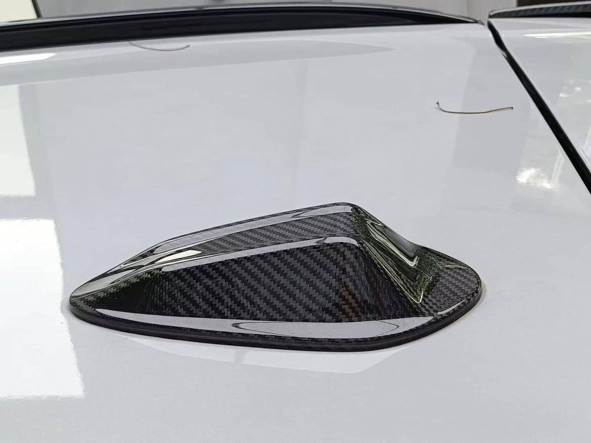 AutoTecknic Dry Carbon Roof Antenna Cover - BMW G22 4-Series LCI