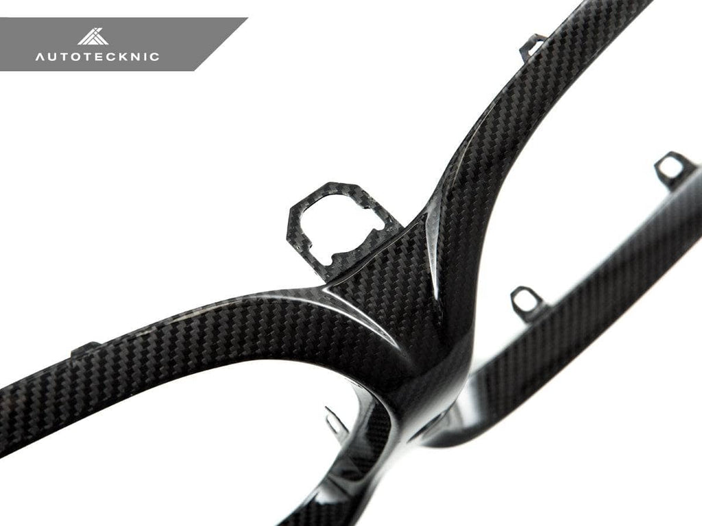 AutoTecknic Replacement Dry Carbon Grille Surround - BMW F9X M8
