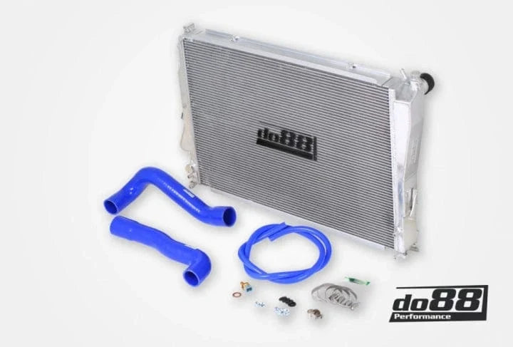 do88 BMW M3 E46 Radiator Aluminum, Blue hose