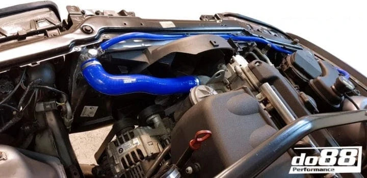 do88 BMW M3 E46 Radiator Aluminum, Blue hose