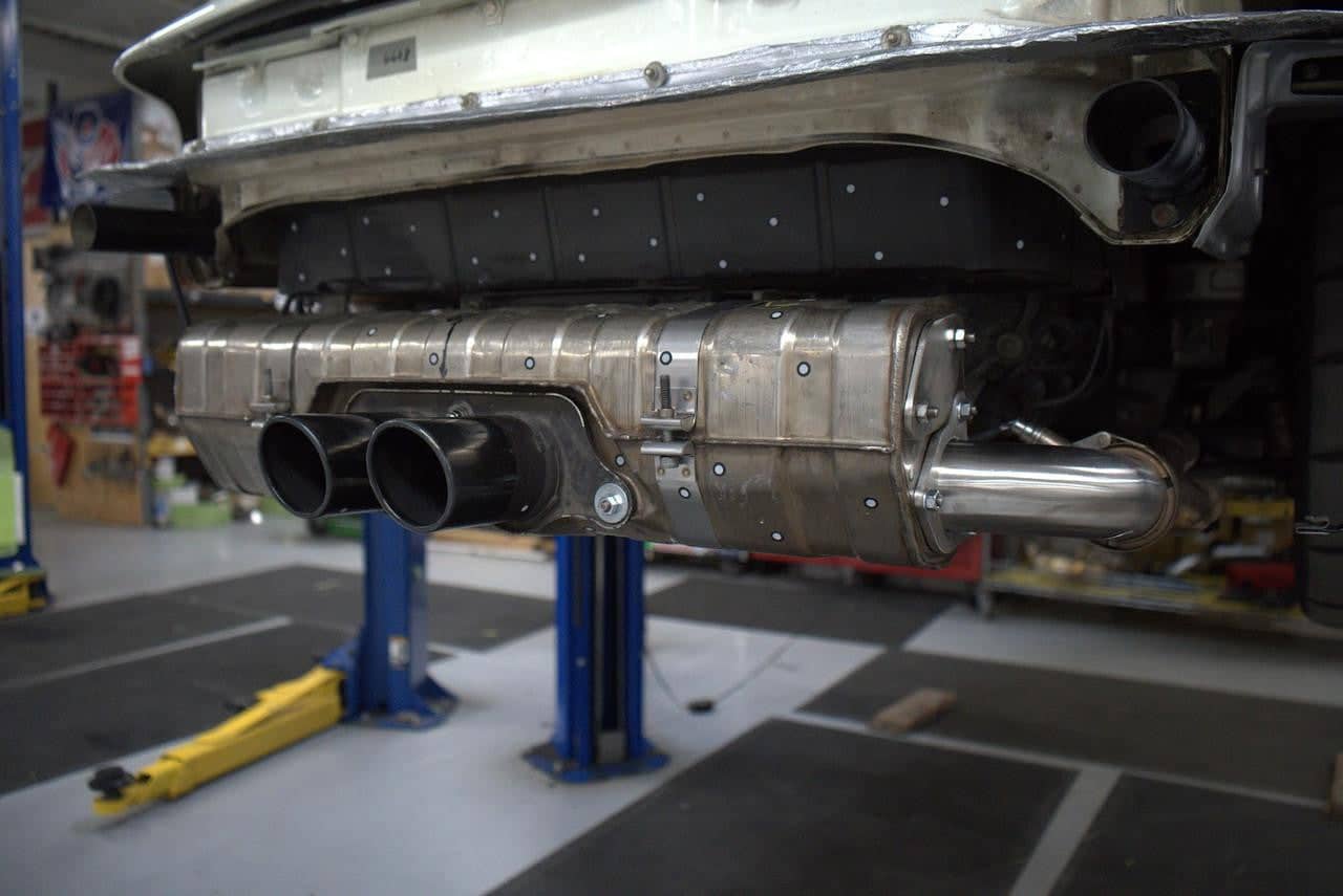 Fabspeed Porsche 964/993 Carrera GT3 Center Muffler Conversion Package