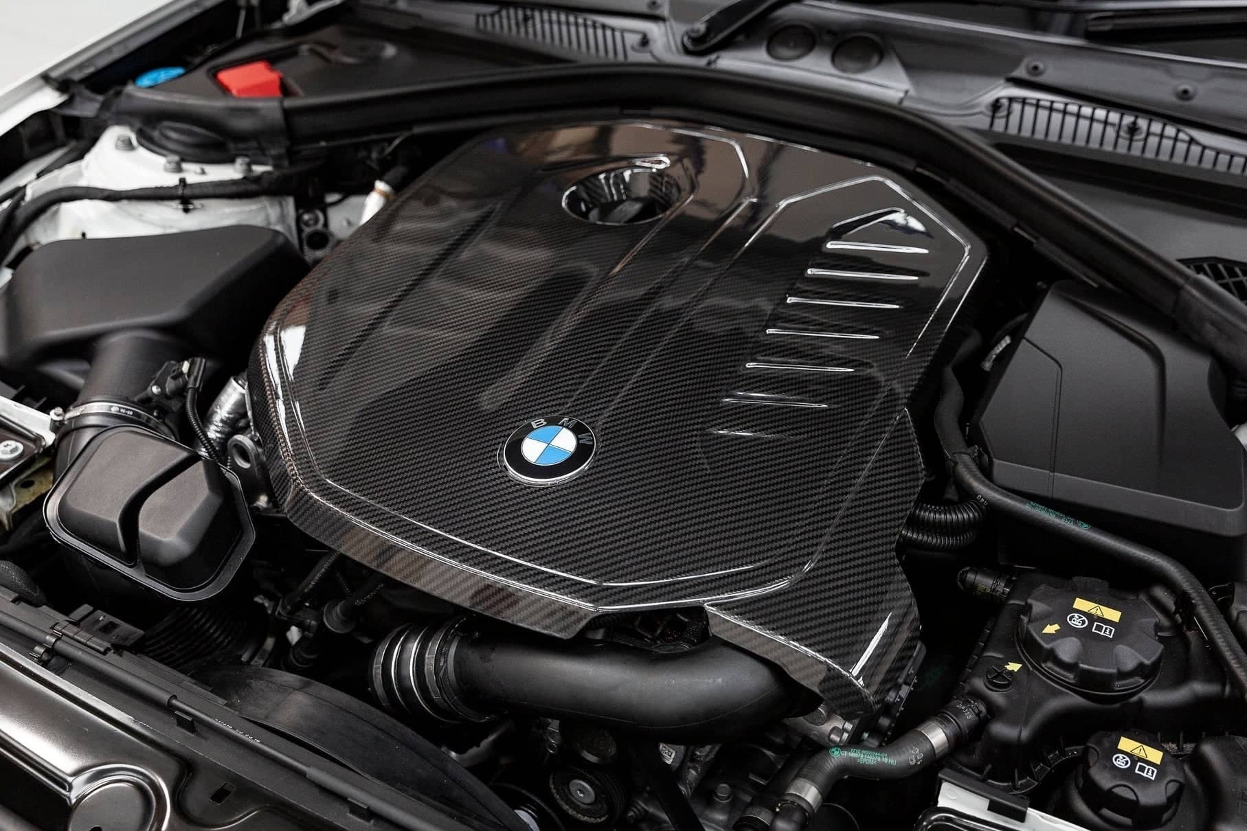 Eventuri BMW B58 Black Carbon Engine Cover