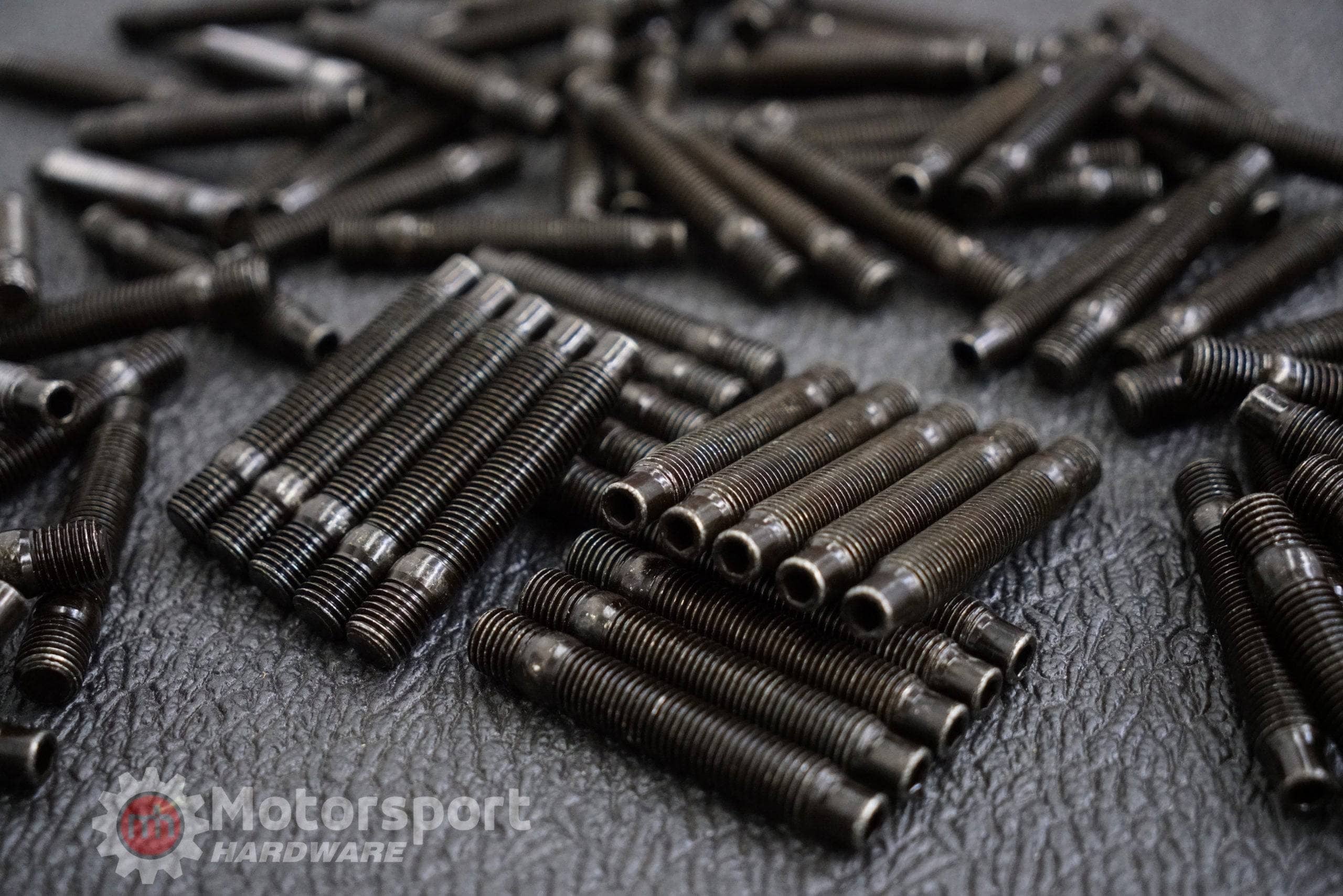 78mm Black Bullet Nose Race Stud Kit 14 x 1.5 with Gun Metal 17mm MH Titan Nuts