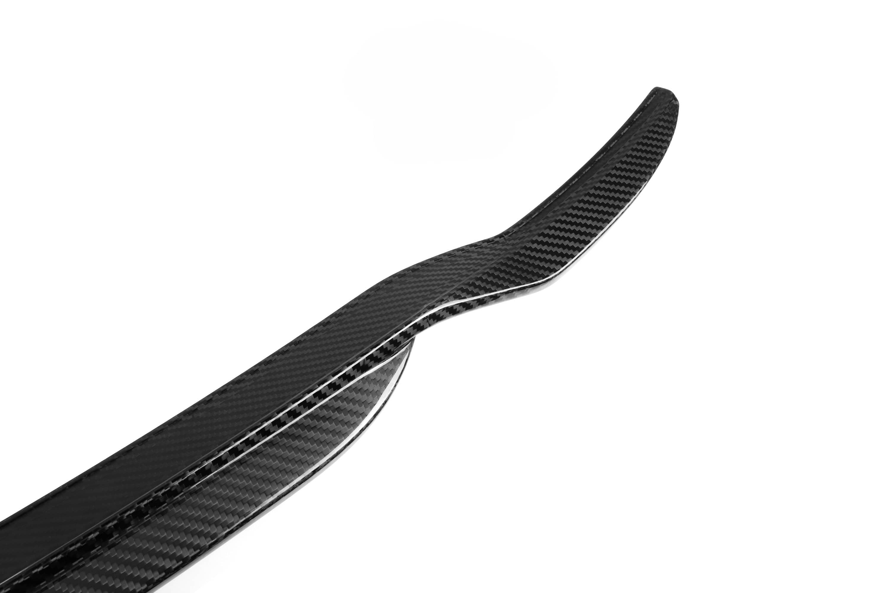 G01 Dry Carbon Roof Spoiler
