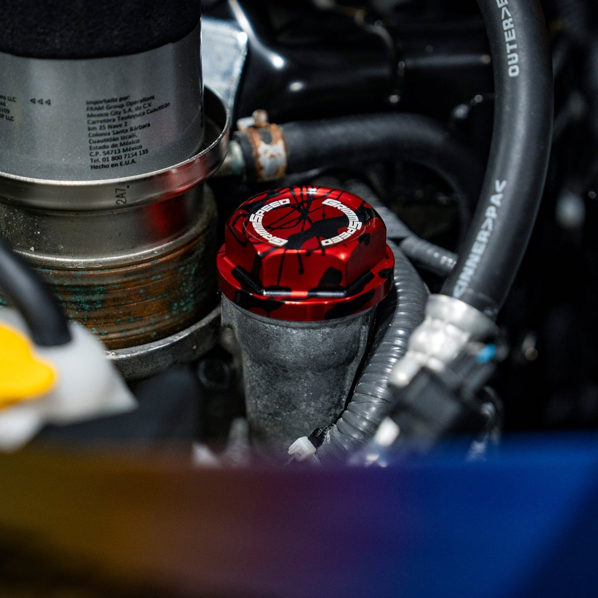 GrimmSpeed V2 Bolt Oil Cap - Splatter Red & Black - Subaru Universal