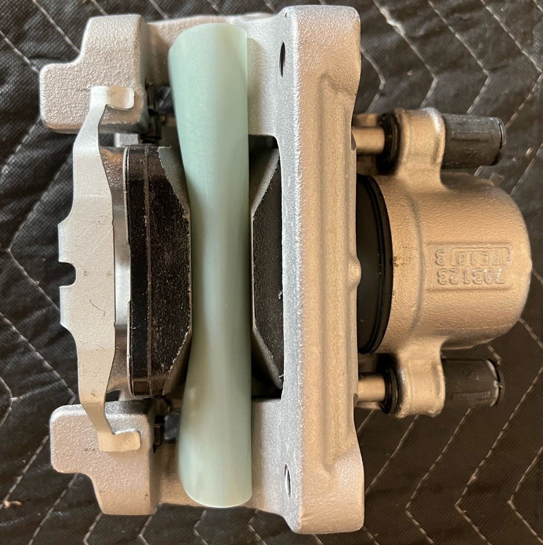 BMW F25 X3/X4 New Front Brake Caliper W/Pads OEM 34106790921 or 34106790922