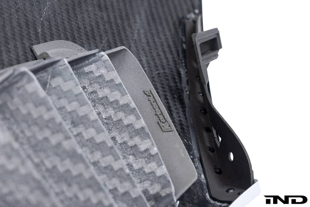 Karbonius E92 M3 Carbon Vented Fender Set
