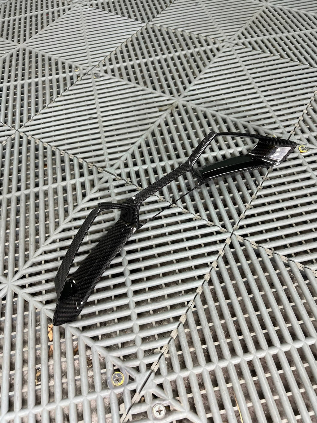 G8X Dry Carbon Fiber Bucket Seat Center Trim