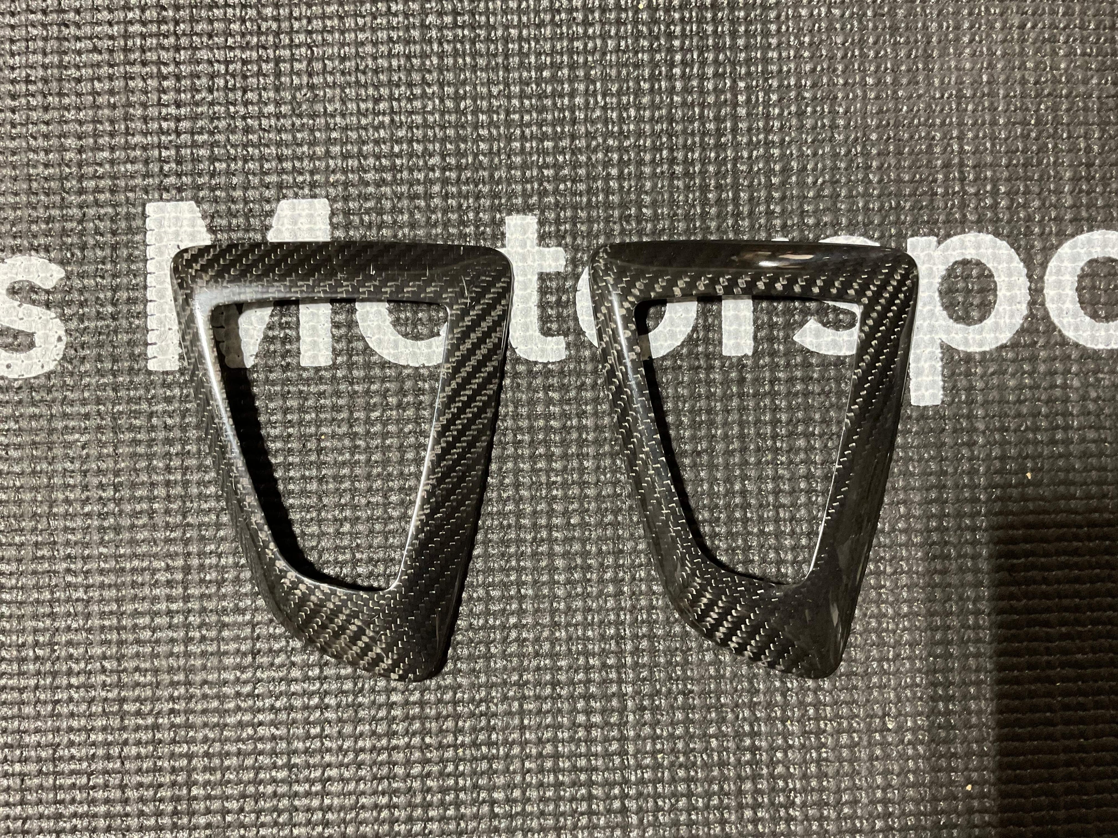 OPEN BOX - F8X Shifter Trim Dry Carbon Fiber Gloss Finish (Clean (1) + Minor Scratches (1)