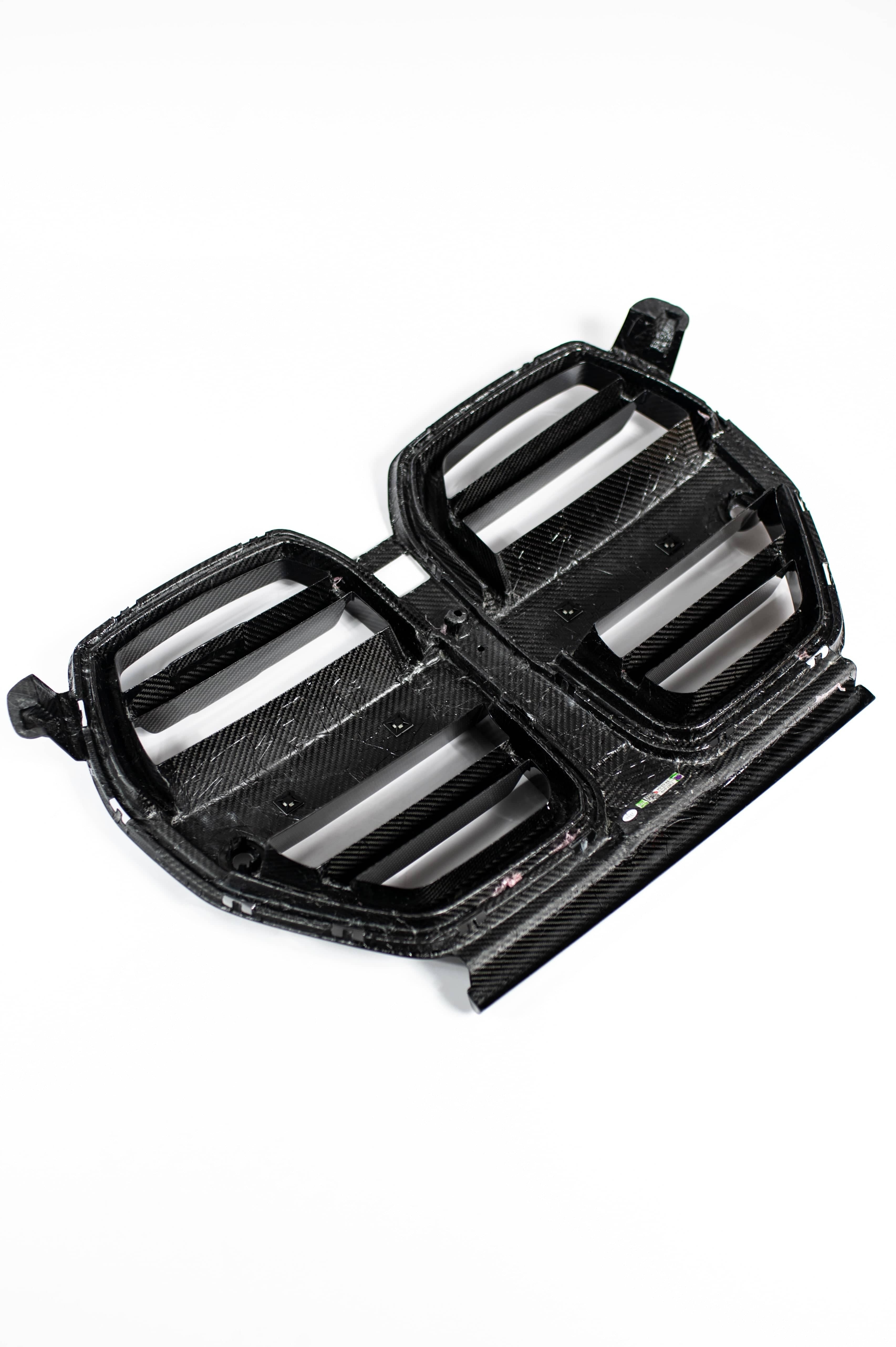 G8X SQ-V Dry Carbon Fiber Grill