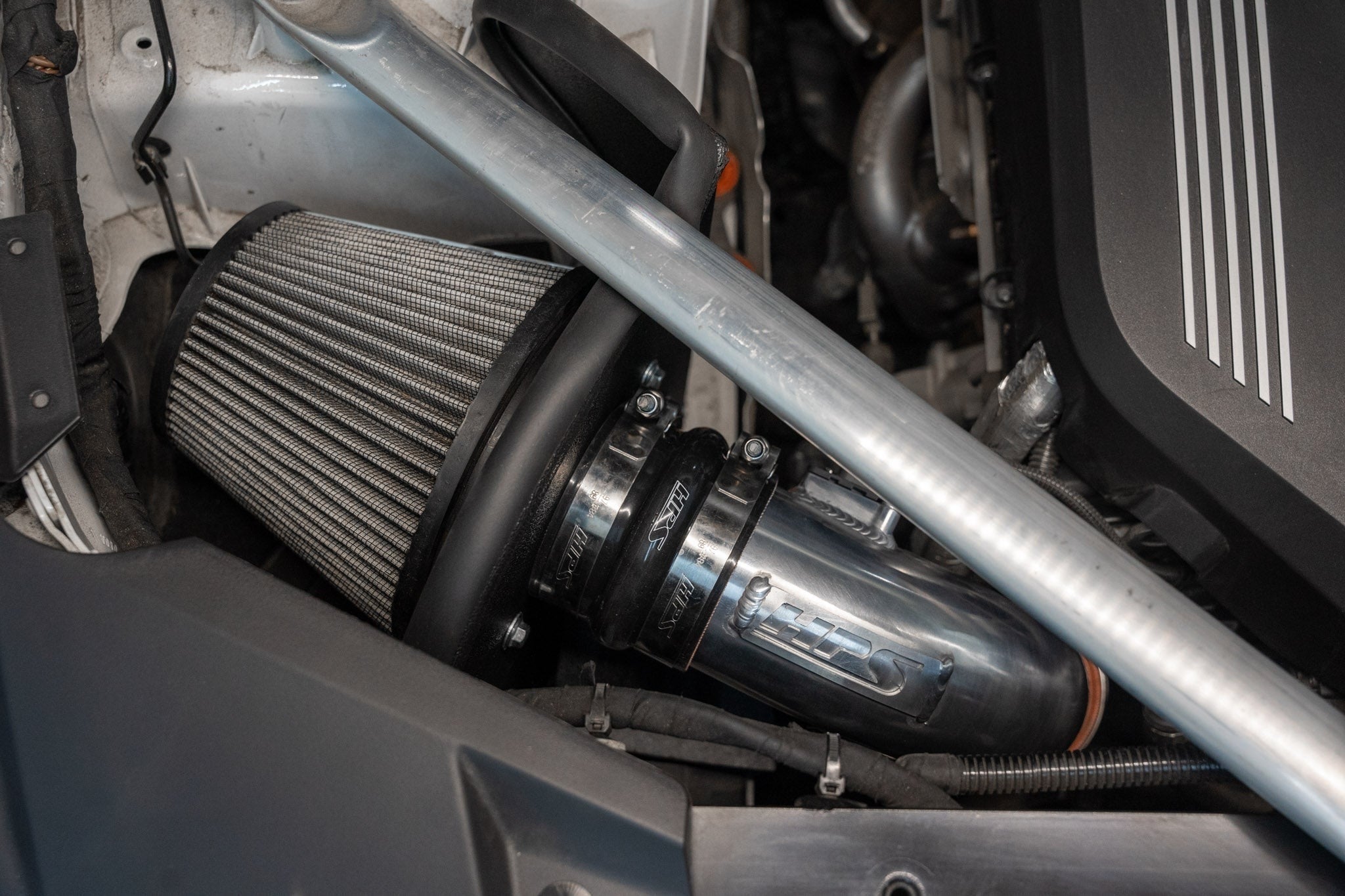 HPS Performance Air Intake Kit 2021-2023 BMW X5 xDrive45e 3.0L Turbo B58 PHEV G05, Includes Heat Shield, 827-702