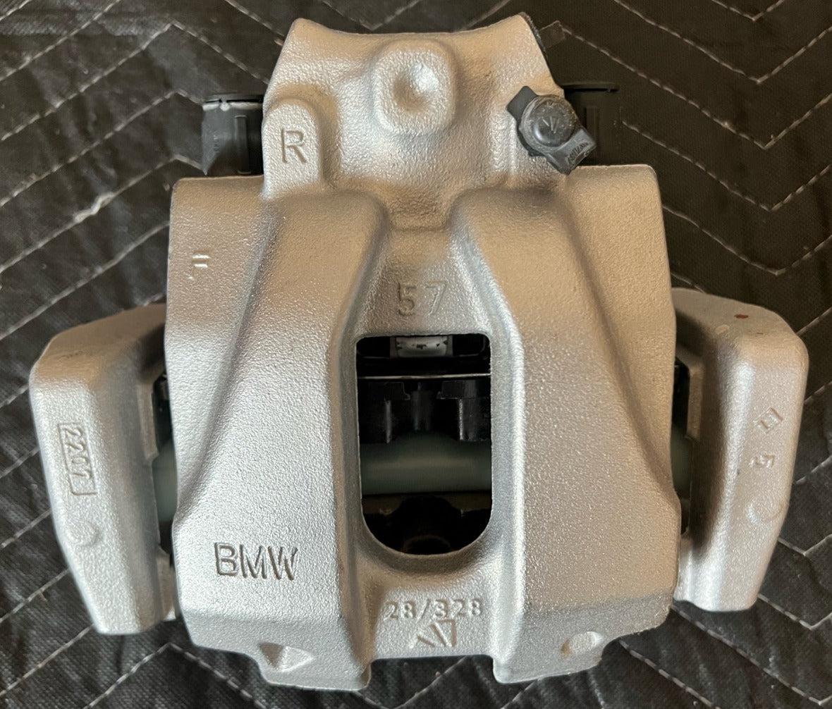 BMW F25 X3/X4 New Front Brake Caliper W/Pads OEM 34106790921 or 34106790922
