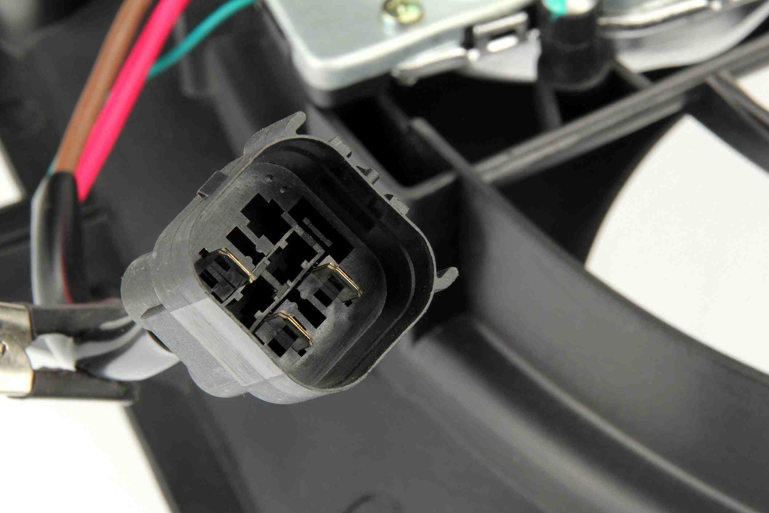 BMW E46 3-Series Auxiliary Engine Cooling Fan By Uro (Puller Fan) 17117561757