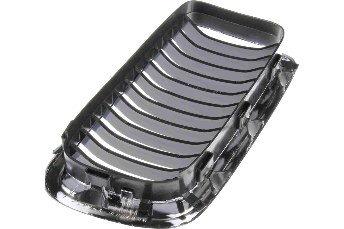 BMW E38 7-Series Hood Grill W/ Black Slats By Uro 51138231593 or 51138231594 (09/1998-2001)