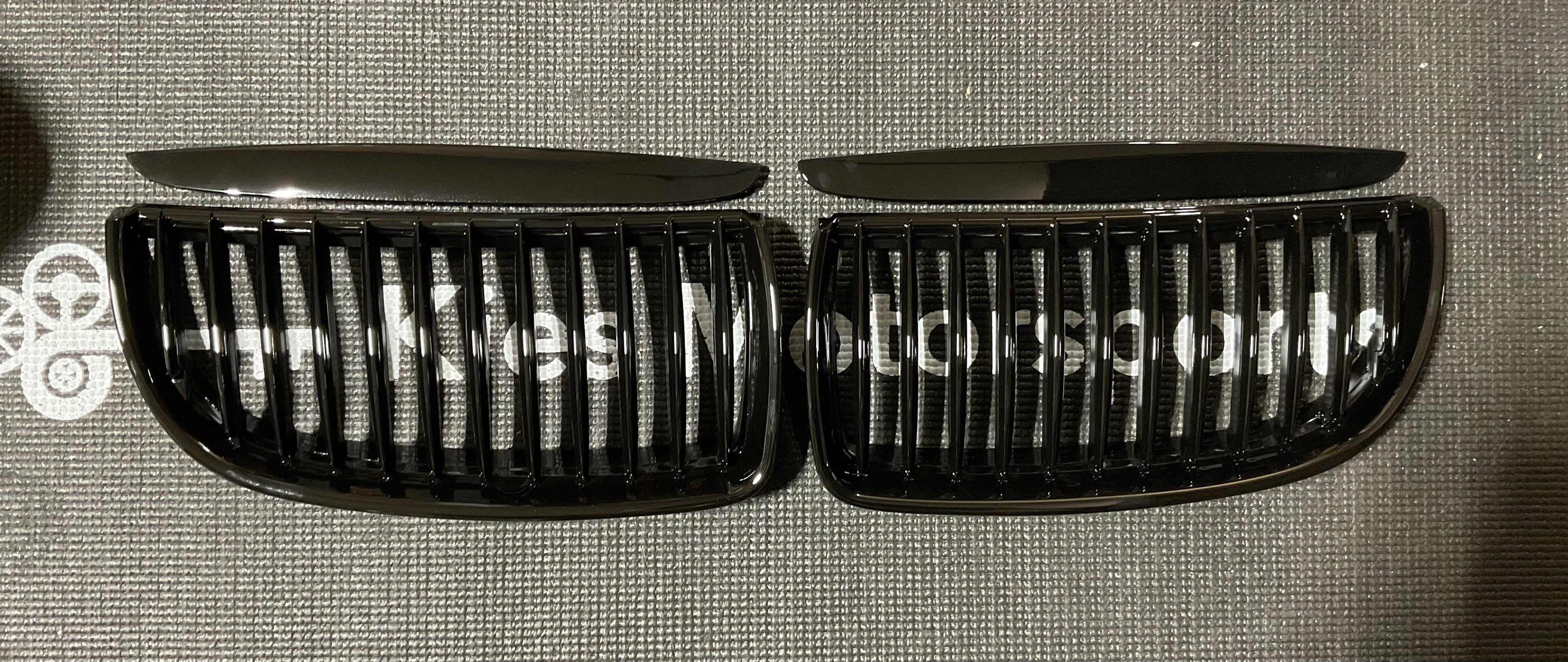 OPEN BOX - BMW E90 2004-2008 Gloss Black Kidney Grills
