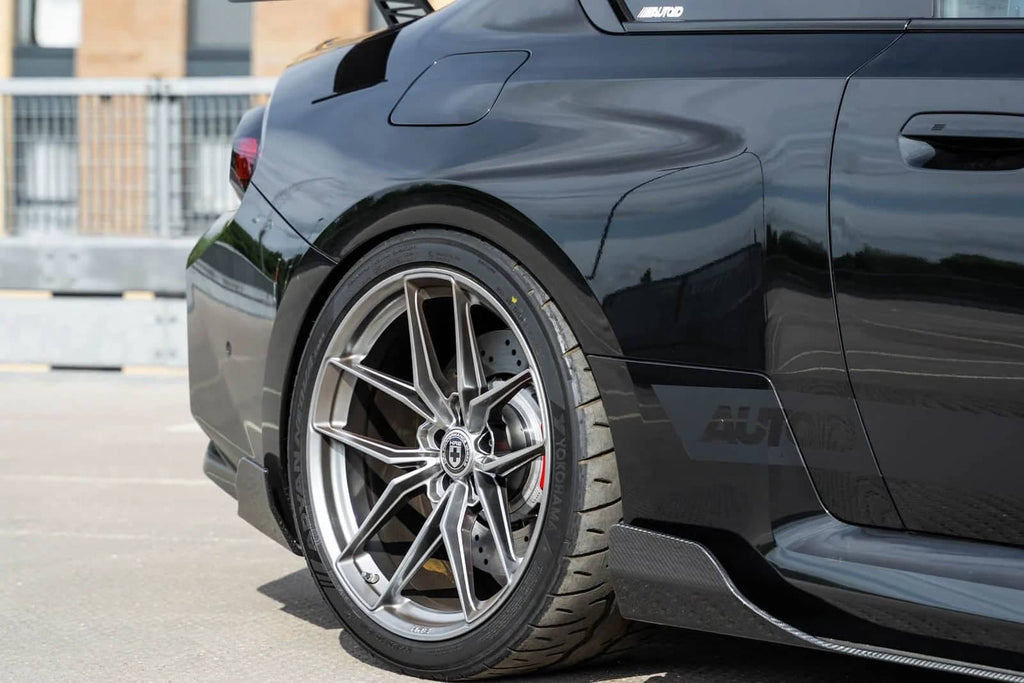 TREVORA G87 M2 Carbon Side Skirt Set