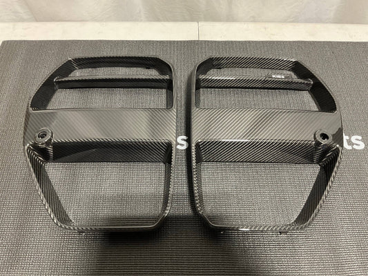 OPEN BOX - BMW G8X Dry Carbon Fiber V-Style Front Grill Replacement (w/ ACC)